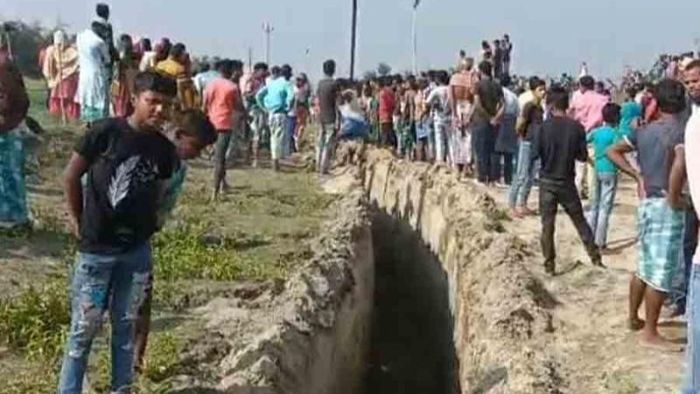 চোপড়ায় মাটি চাপা পড়ে মৃত ৪ শিশু-ছবি সংগৃহীত