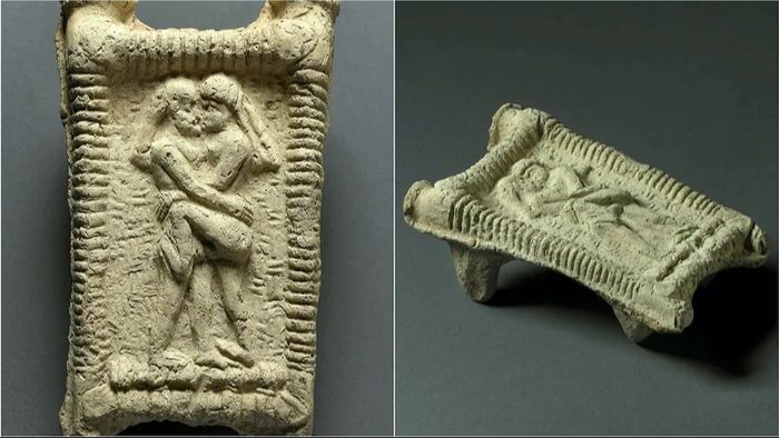 প্রথম চুমু। প্রতীকী ছবি।