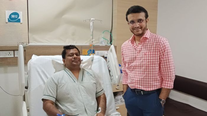 হাসপাতালে সুকান্তকে দেখতে এলেন সৌরভ। ফাইল ছবি