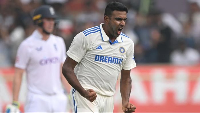 আর অশ্বিন ৫০০ উইকেটের মাইলফলক