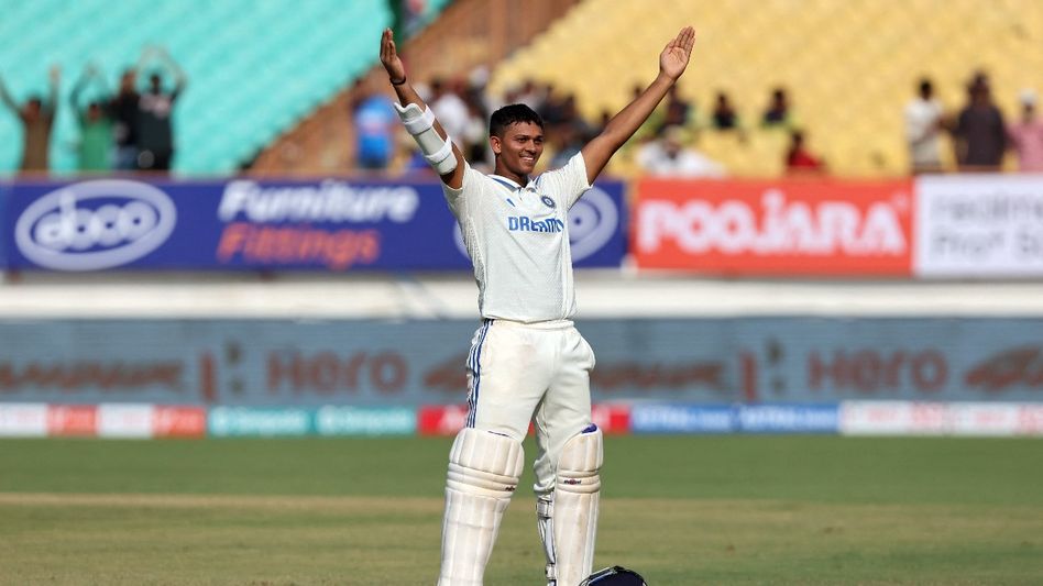 জয়সওয়ালের ডাবল সেঞ্চুরিতে চালকের আসনে ভারত, অ্যান্ডারসনের তিন বলে ৩ ছক্কা জয়সওয়ালের ডাবল সেঞ্চুরিতে চালকের আসনে ভারত, অ্যান্ডারসনের তিন বলে ৩ ছক্কা