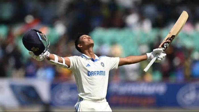 রাজকোটে যশস্বীর তাণ্ডব, পিছনে ফেললেন গাঙ্গুলি-রোহিত শর্মাদের