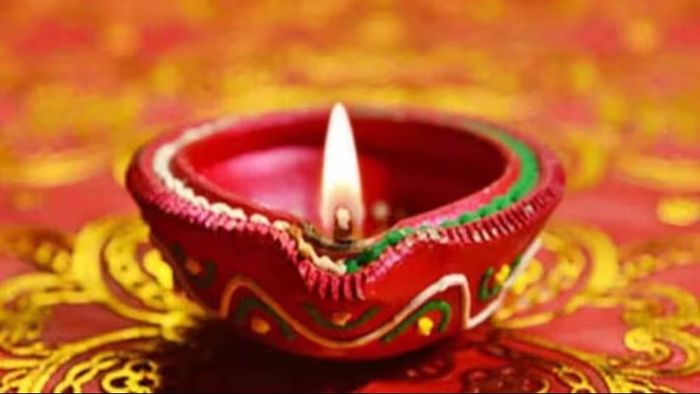 বাড়িতে প্রদীপ জ্বালানোর ৪ উপায় মানুন, অর্থের বৃষ্টি হবে
