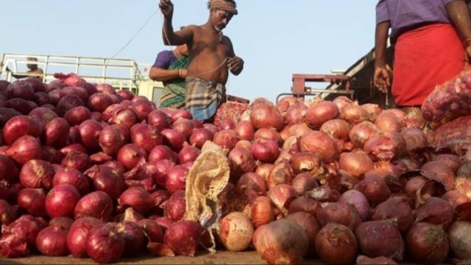 পেঁয়াজের দাম হু-হু করে বাড়ছে, পরিস্থিতি উদ্বেগের দিকে, বাংলাদেশে রফতানির জেরেই? পেঁয়াজের দাম হু-হু করে বাড়ছে, পরিস্থিতি উদ্বেগের দিকে, বাংলাদেশে রফতানির জেরেই?