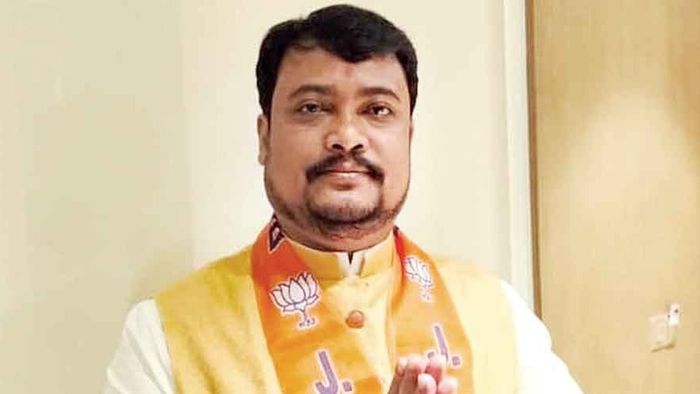 তৃণমূল থেকে বিজেপিতে যোগ দিলেন কালিয়াগঞ্জের বিধায়ক সৌমেন রায়