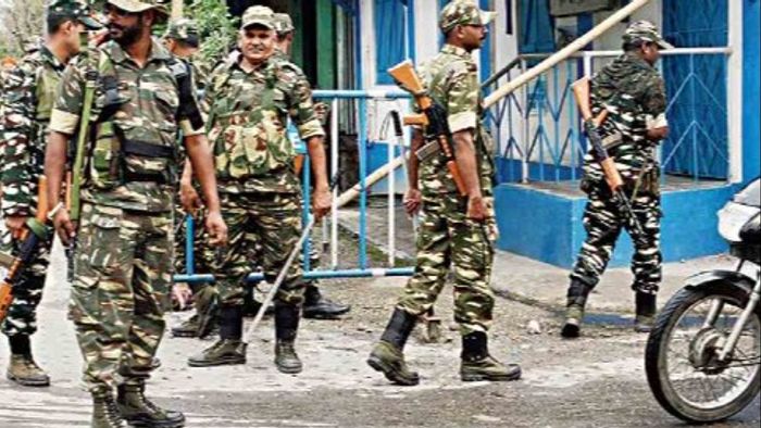 রাজ্যে এল কেন্দ্রীয় বাহিনী (ফাইল ছবি)।