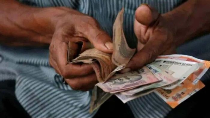 ঋণের বোঝা থেকে মুক্তি লাভ চাইলে বাস্তুতে করুন এই ৪ বদল