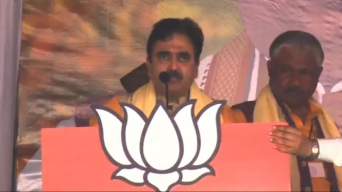 'নো ভোট টু তৃণমূল', মোদীর মঞ্চে ডাক দিলেন অভিজিৎ গঙ্গোপাধ্যায়