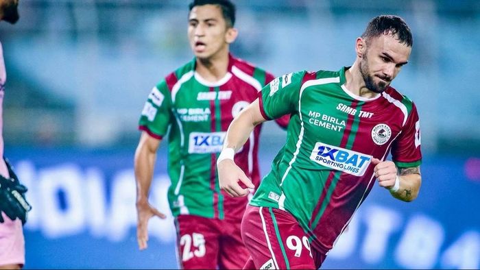 জোড়া গোল সাদিকুর