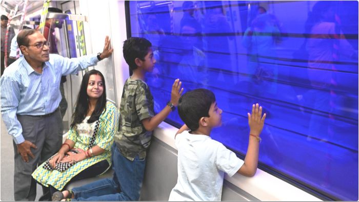 হাওড়া-ধর্মতলা মেট্রোর যাত্রা শুরু। ছবি-পিটিআই