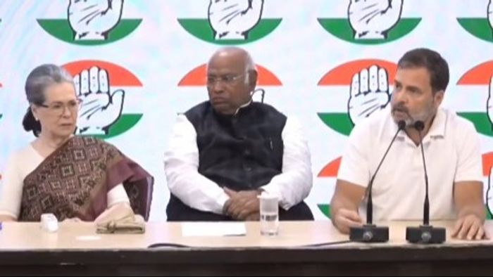 Sonia Gandhi, Mallikarjun Kharge, Rahul Gandhi