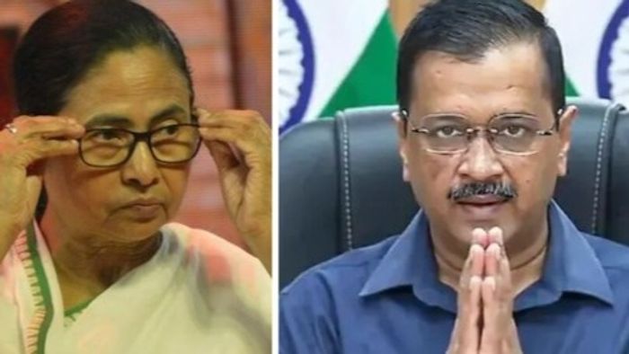 মমতা বন্দ্যোপাধ্যায় এবং অরবিন্দ কেজরিওয়াল।
