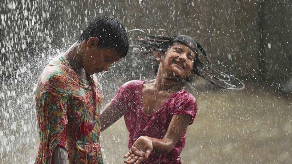 নিম্নচাপ ও ঘূর্ণাবর্তের জের, রাজ্যজুড়ে প্রবল বৃষ্টির পূর্বাভাস, কবে থেকে? নিম্নচাপ ও ঘূর্ণাবর্তের জের, রাজ্যজুড়ে প্রবল বৃষ্টির পূর্বাভাস, কবে থেকে?