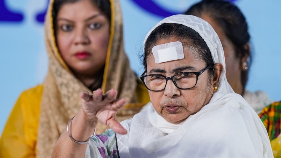 বরানগরে প্রার্থী কে? TMC নেতাকে মমতার ফোন, 'তুই একজন ভাল সংগঠক' বরানগরে প্রার্থী কে? TMC নেতাকে মমতার ফোন, 'তুই একজন ভাল সংগঠক'