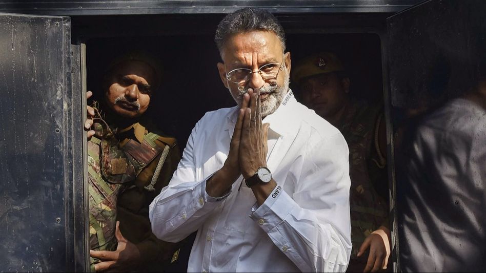 জেলে 'স্লো পয়েজনে' খুন? রবিনহুড-গ্যাংস্টার থেকে রাজনেতা, মুখতার আনসারি কে? জেলে 'স্লো পয়েজনে' খুন? রবিনহুড-গ্যাংস্টার থেকে রাজনেতা, মুখতার আনসারি কে?