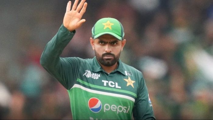 আবার পাকিস্তান ক্রিকেট দলের অধিনায়ক বাবার আজম