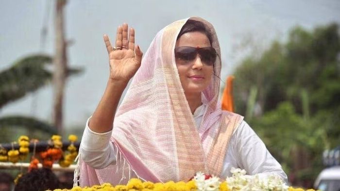 মহুয়া মৈত্র