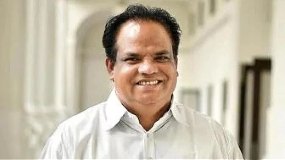 নিজের বাড়িতেই BJP পার্টি অফিস তুলে দিয়ে মোদীর সভায় হাজির, বার্লার গতিবিধি 'সন্দেহজনক' নিজের বাড়িতেই BJP পার্টি অফিস তুলে দিয়ে মোদীর সভায় হাজির, বার্লার গতিবিধি 'সন্দেহজনক'