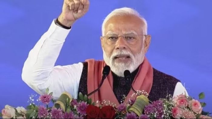 জনতার টাকা নিজেদের অ্যাকাউন্টে চায় TMC, আমরা সরাসরি দিতে চাই, দাবি মোদীর