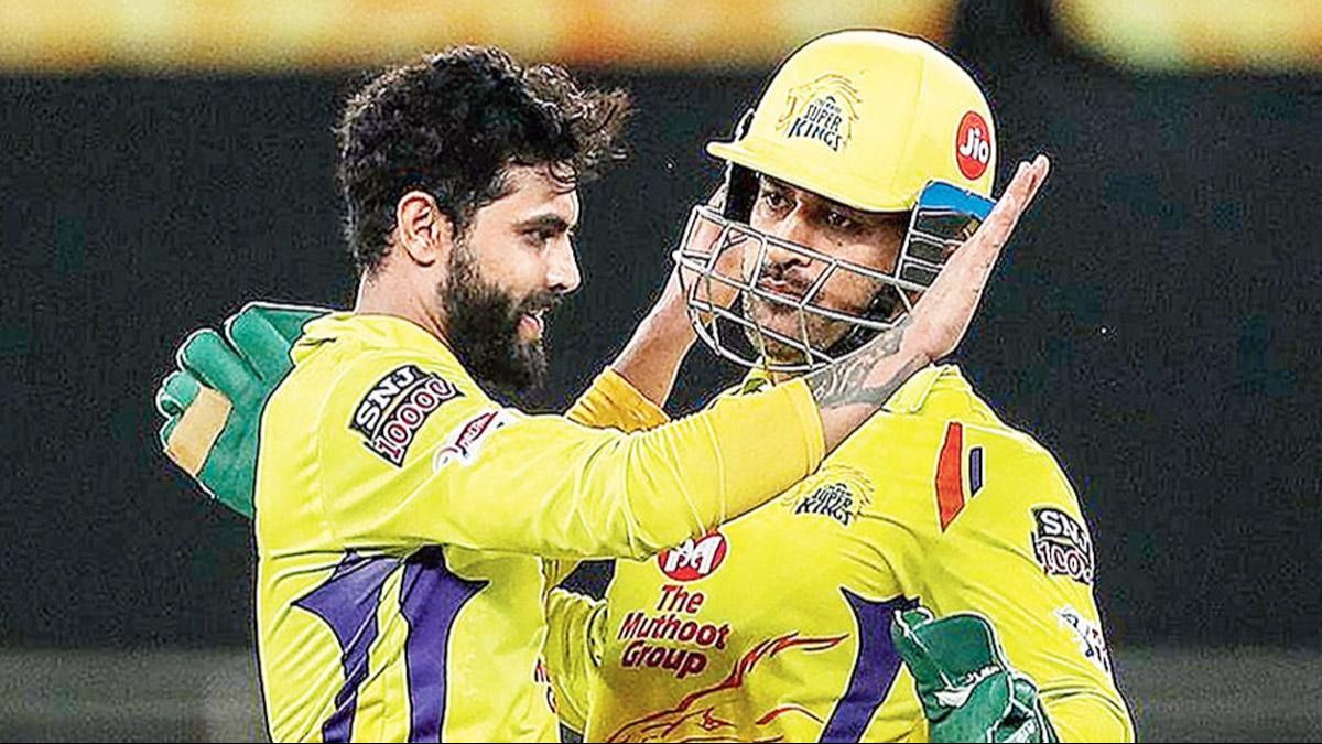 দুর্ধর্ষ বোলিং, রেকর্ডে ধোনিকে ছুঁয়ে ফেললেন জাদেজা