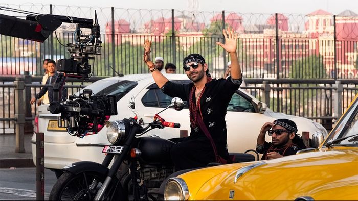 কলকাতায় কার্তিক আরিয়ান (ছবি: PTI)