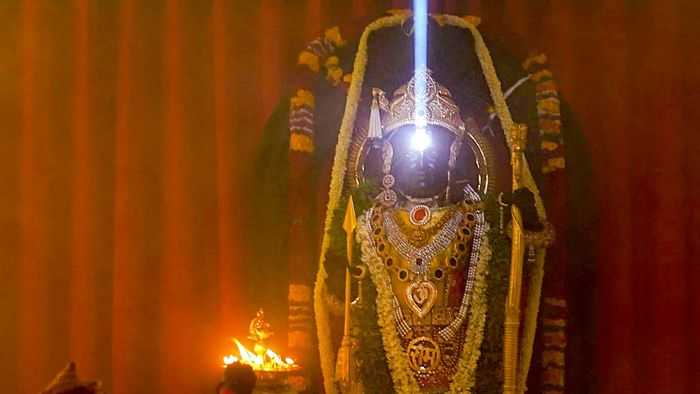 রাম লাল্লার কপালে সূর্যতিলক