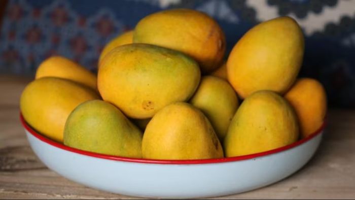 গরমের বাজারে ঢুকছে আম, সুস্বাদু আম চিনুন এই ৫ লক্ষণে