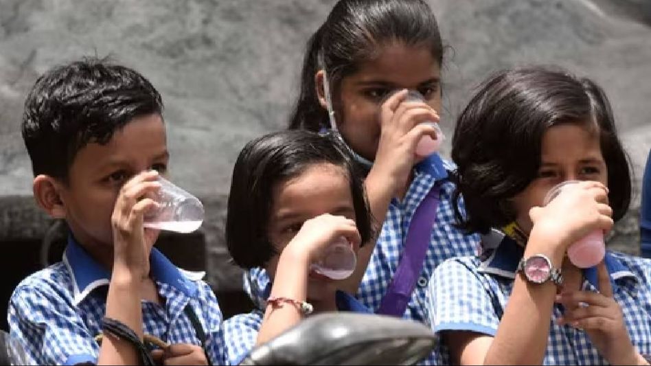 আজ আংশিক মেঘলা আকাশ, তাপপ্রবাহে দিনভর অস্বস্তি আজ আংশিক মেঘলা আকাশ, তাপপ্রবাহে দিনভর অস্বস্তি