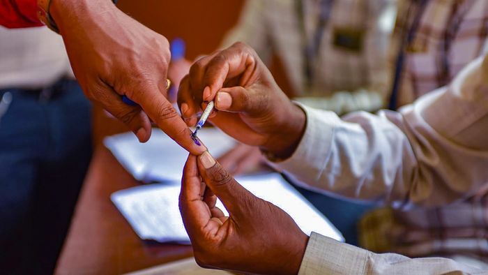 আজ ১৩ রাজ্যে লোকসভা নির্বাচন