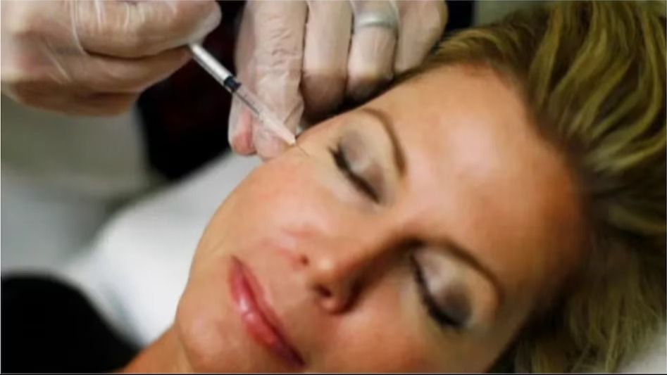 বয়স আড়াল করতে ফেসিয়াল করেন? এই ভুলে হতে পারে HIV