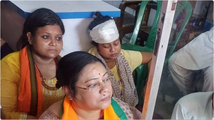 আনন্দপুর থানার সামনে অবস্থানে বিজেপি। ফাইল ছবি