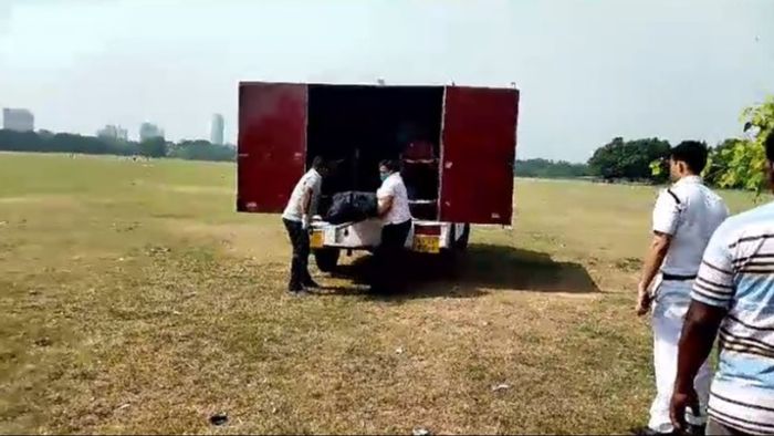 ময়দানে মহিলার দেহ উদ্ধার।