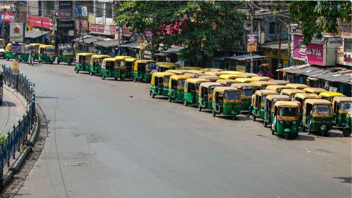 বুধবার শুনসান কলকাতার রাস্তা। ছবি-পিটিআই
