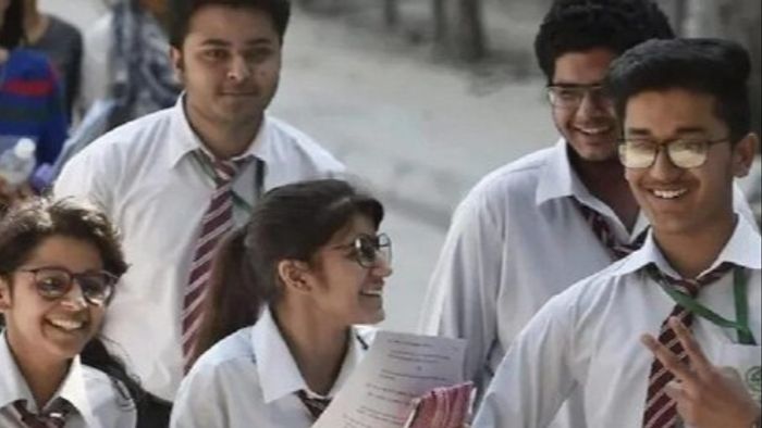 মাধ্যমিকের ফল প্রকাশ।