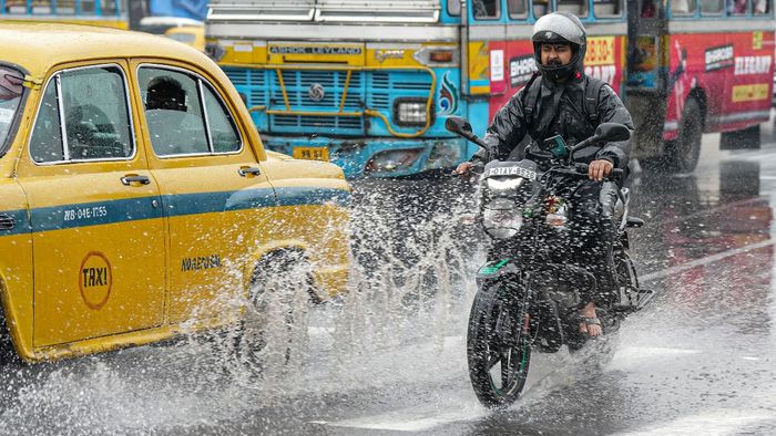 রাজ্য়ে বৃষ্টির পূর্বাভাস। ছবি-পিটিআই