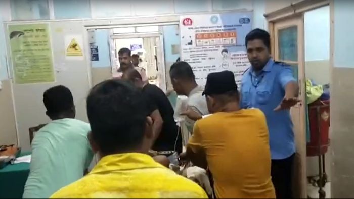 হুগলির পান্ডুয়ায় ফাটল বোমা, মৃত ১ শিশু, গুরুতর জখম ২