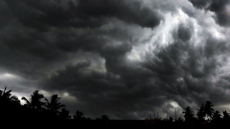 এই ৬ জেলায় আজ ব্যাপক ঝড়-বৃষ্টির পূর্বাভাস, কমলা সতর্কতা আবহাওয়া দফতরের এই ৬ জেলায় আজ ব্যাপক ঝড়-বৃষ্টির পূর্বাভাস, কমলা সতর্কতা আবহাওয়া দফতরের