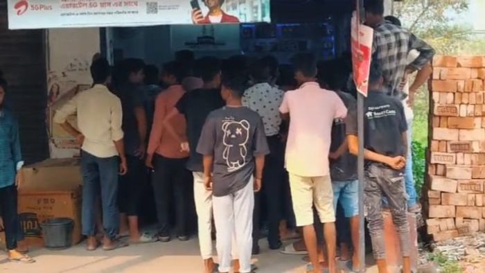 শিলিগুড়ি থেকে গ্রেফতার আন্তর্জাতিক প্রতারক, তৈরি হত নকল আধার; ড্রাইভিং লাইসেন্সও