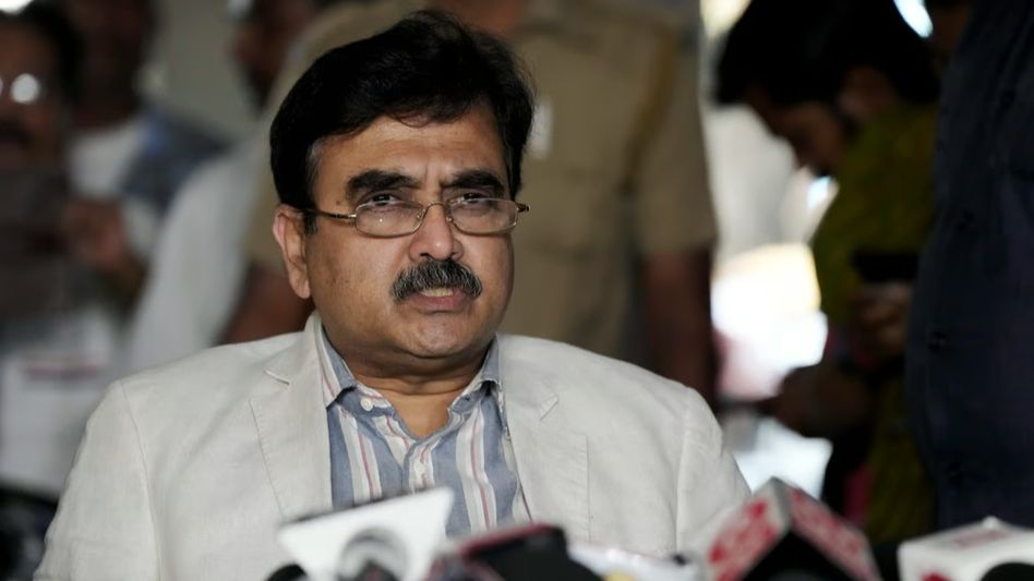 'কলঙ্কিত, মানহানি করা হয়েছে', কমিশনের বিরুদ্ধে হাইকোর্টে মামলা অভিজিতের 'কলঙ্কিত, মানহানি করা হয়েছে', কমিশনের বিরুদ্ধে হাইকোর্টে মামলা অভিজিতের