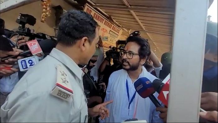 'হিরণকে হারাতে প্ল্যানিং করেছে পুলিশ, তৃণমূল আর কেন্দ্রীয় বাহিনী', বিস্ফোরক বিজেপি প্রার্থী