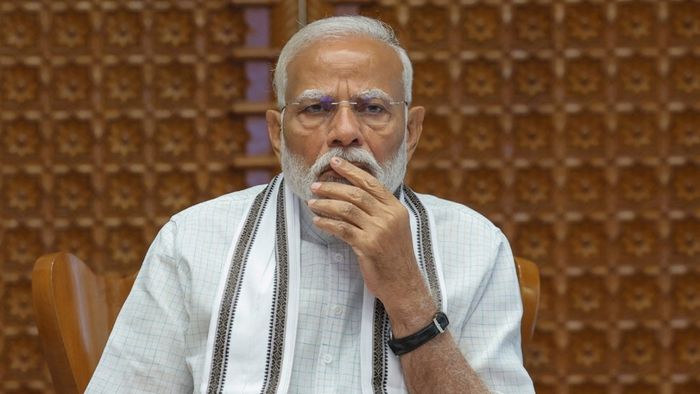 লোকসভার রেজাল্টে ধাক্কা, মন্ত্রিসভার শেষ বৈঠকে কী বললেন মোদী?