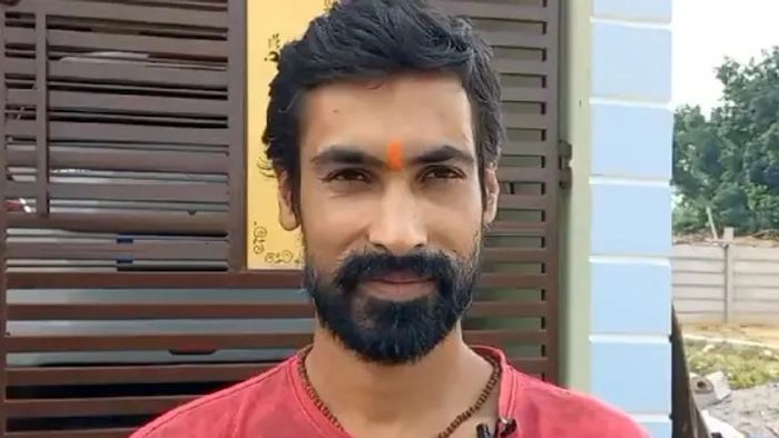 আবার সরকার গড়েছে এনডিএ, আঙুল কেটে কালী মন্দিরে দিলেন বিজেপি কর্মী
