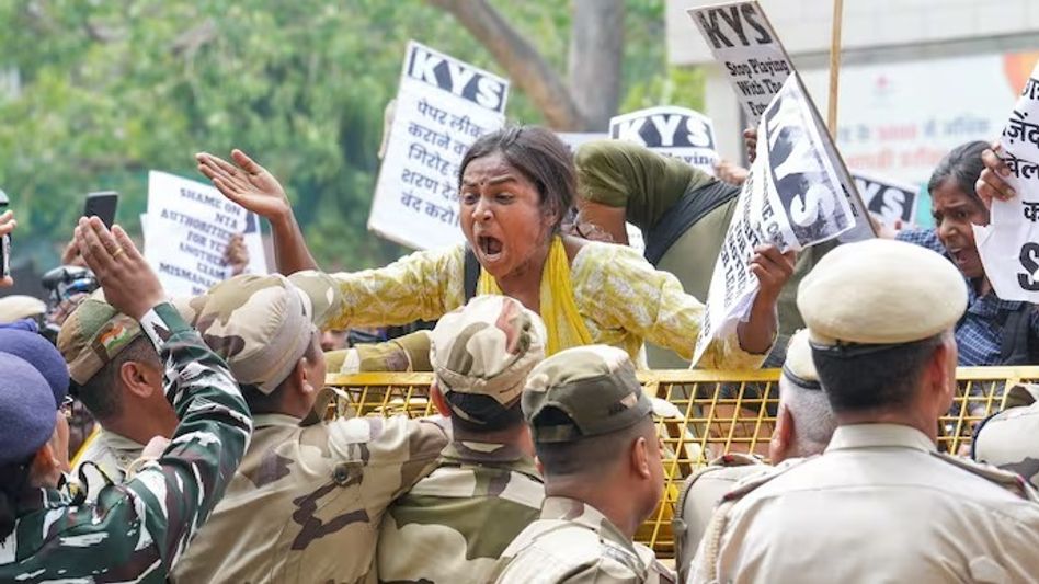 NEET বাতিল করা হলে...' কাউন্সেলিং বন্ধের আর্জির শুনানিতে সুপ্রিম কোর্টের পর্যবেক্ষণ NEET বাতিল করা হলে...' কাউন্সেলিং বন্ধের আর্জির শুনানিতে সুপ্রিম কোর্টের পর্যবেক্ষণ