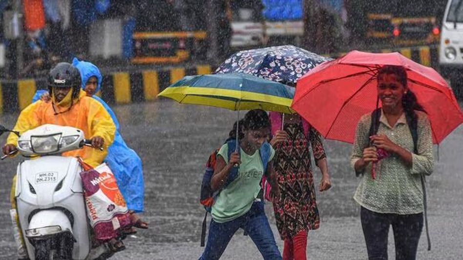 টানা ৭ দিন ১৫ জেলায় মাঝারি বৃষ্টির সতর্কতা, ৫ জেলায় দুর্যোগের অ্যালার্ট টানা ৭ দিন ১৫ জেলায় মাঝারি বৃষ্টির সতর্কতা, ৫ জেলায় দুর্যোগের অ্যালার্ট