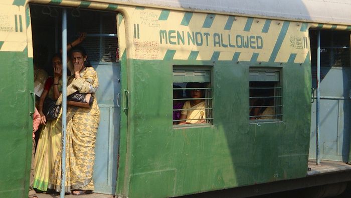 লেডিস স্পেশাল ট্রেন। সৌজন্যে গেটি ইমেজস