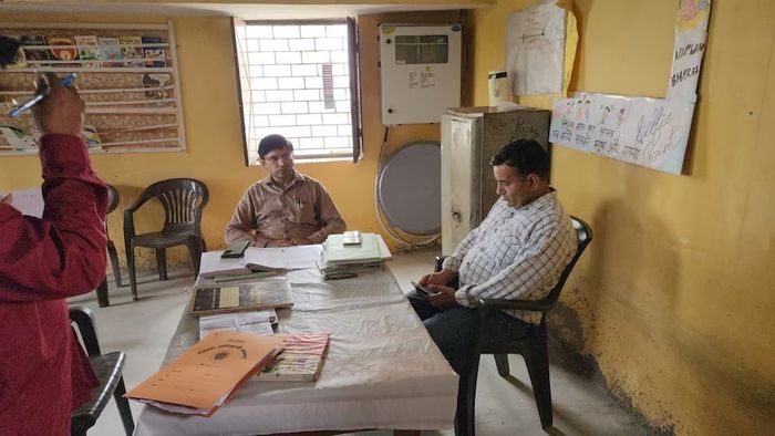 সাড়ে ৫ ঘণ্টা ডিউটির মধ্যে আড়াই ঘণ্টা কাটে ক্যান্ডিক্রাশ খেলে, সাসপেন্ড শিক্ষক