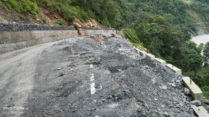 বৃষ্টি-ধসে বিচ্ছিন্ন সিকিম, কোন পথে সিকিম যেতে পারবেন?