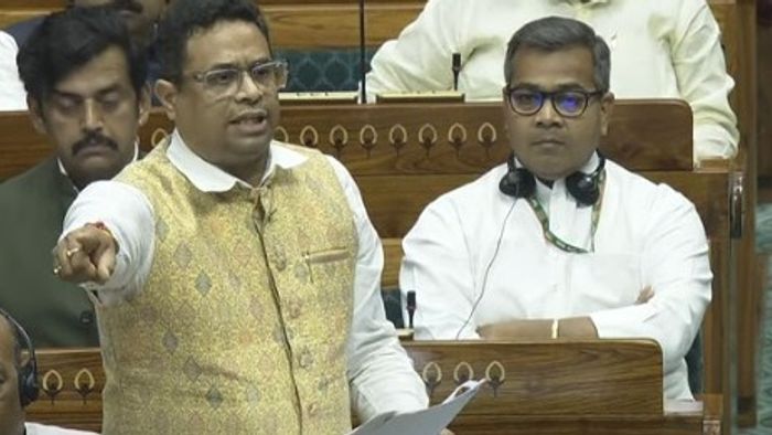 সৌমিত্র খাঁ।