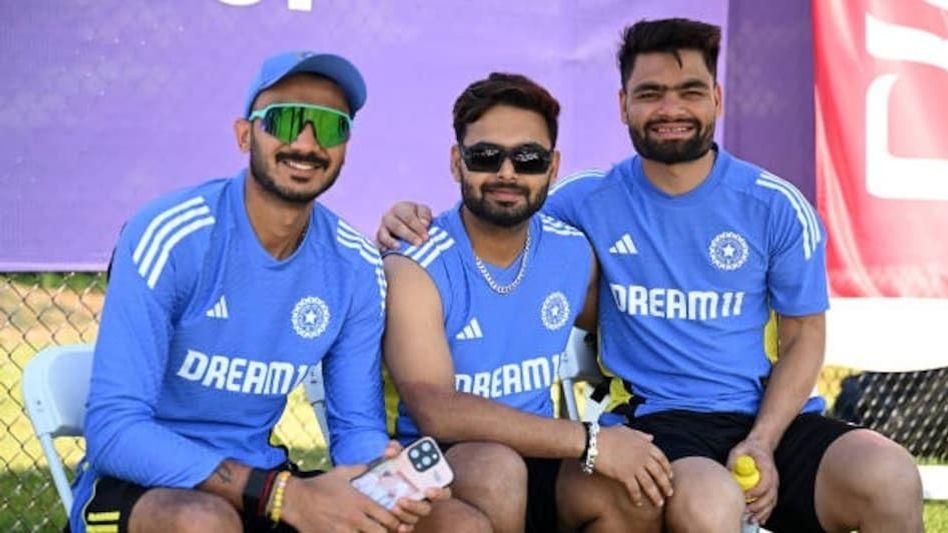 শ্রীলঙ্কার বিরুদ্ধে প্রথম T-20 তে চমক টিম ইন্ডিয়ার, দলে কে ইন কে আউট? শ্রীলঙ্কার বিরুদ্ধে প্রথম T-20 তে চমক টিম ইন্ডিয়ার, দলে কে ইন কে আউট?