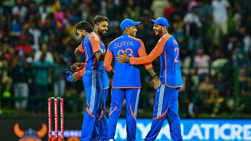 আজ জিতলেই সিরিজ জয়, শ্রীলঙ্কার বিরুদ্ধে দ্বিতীয় টি২০ ম্যাচে ভারতের দলে কারা? আজ জিতলেই সিরিজ জয়, শ্রীলঙ্কার বিরুদ্ধে দ্বিতীয় টি২০ ম্যাচে ভারতের দলে কারা?